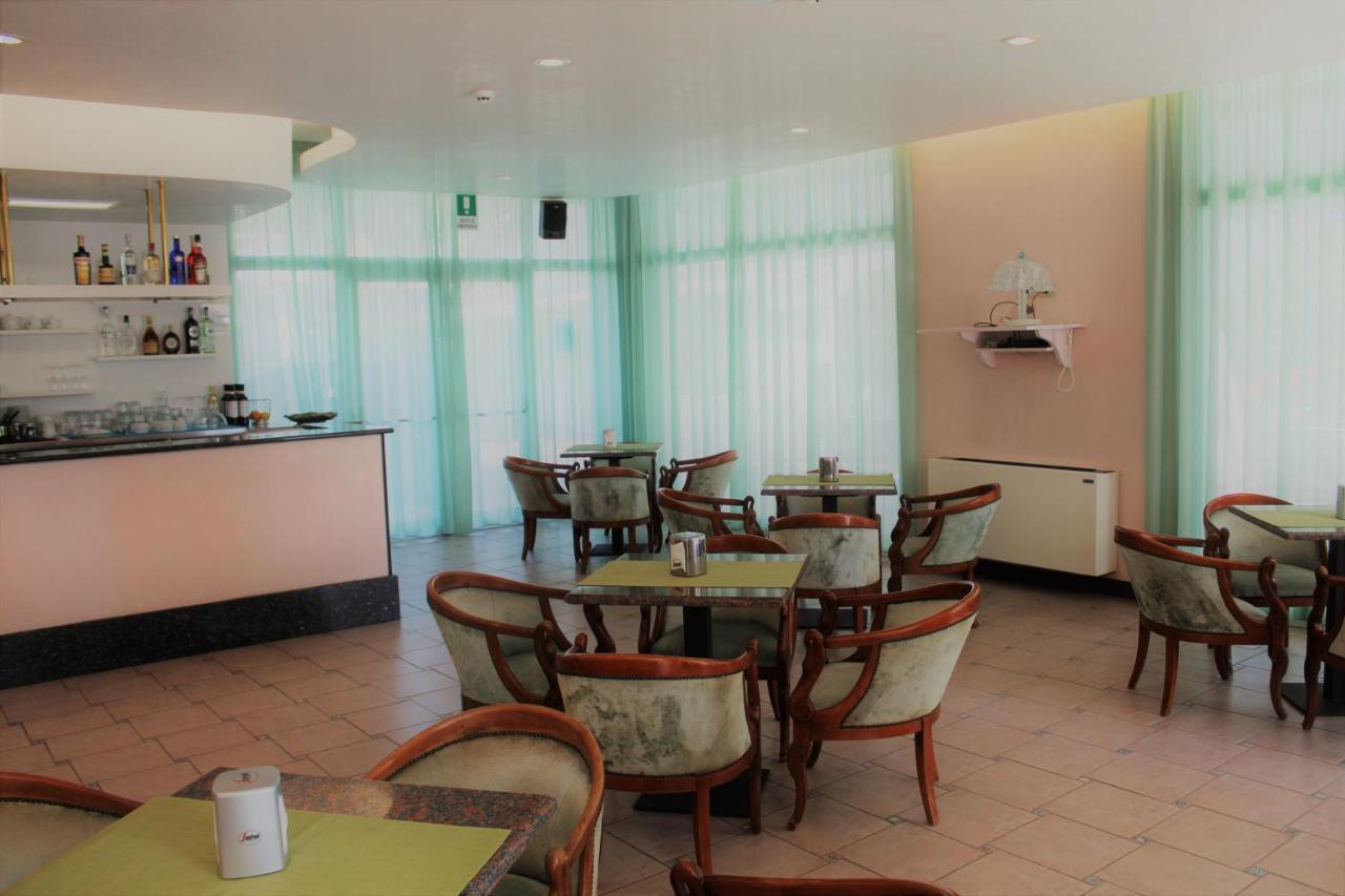 Hotel Palme Park & Beach Included Lido di Jesolo Exterior photo