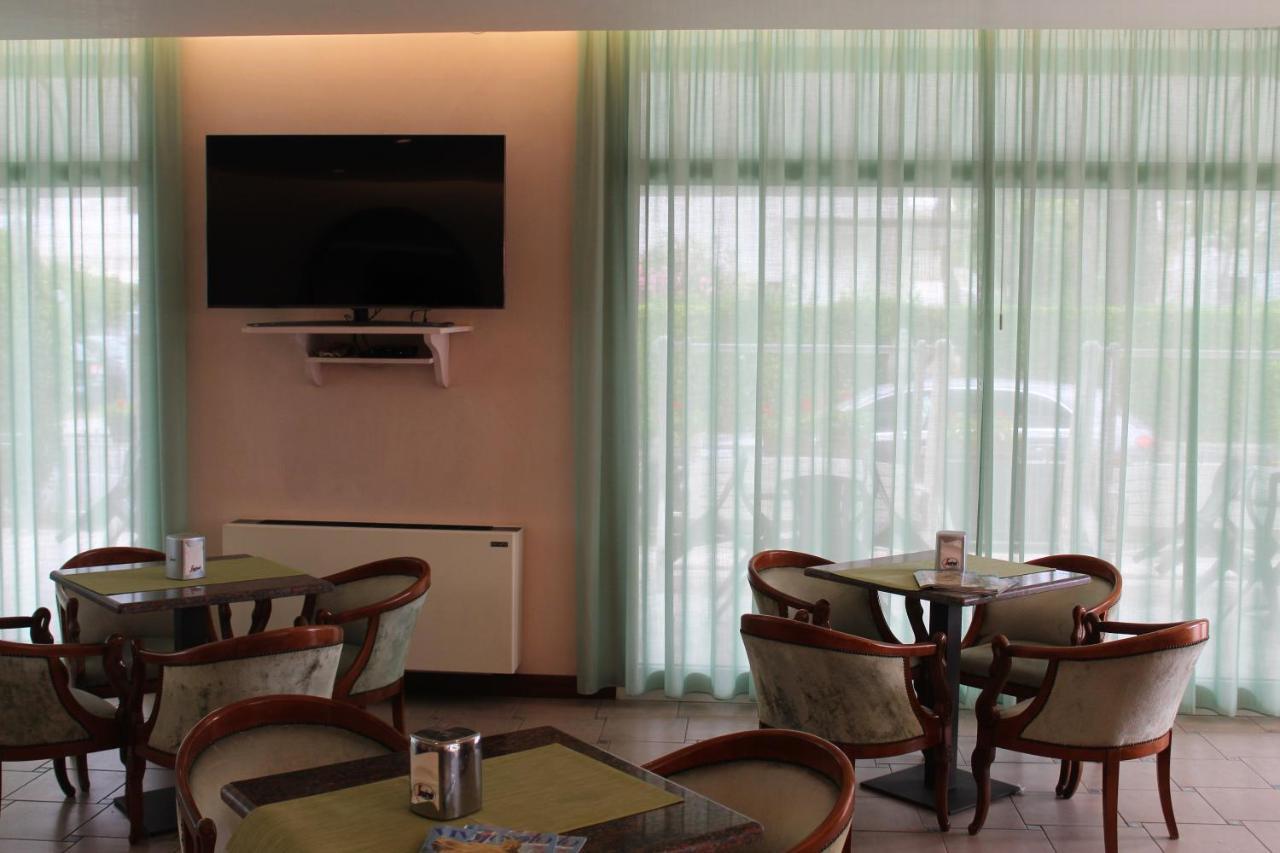 Hotel Palme Park & Beach Included Lido di Jesolo Exterior photo