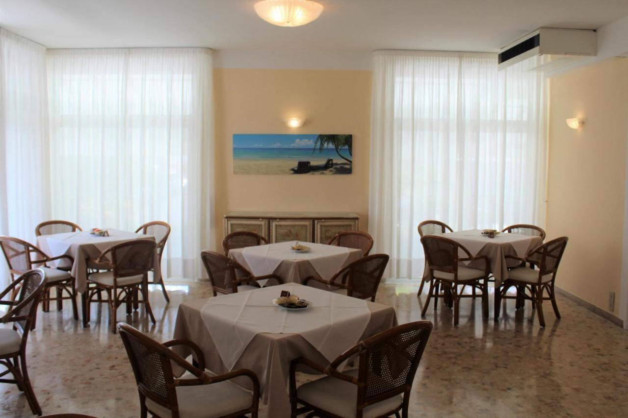 Hotel Palme Park & Beach Included Lido di Jesolo Exterior photo
